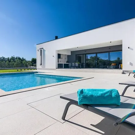 Polei Comfortable 4* Pula