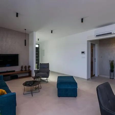 Hotel Polei Comfortable 4*